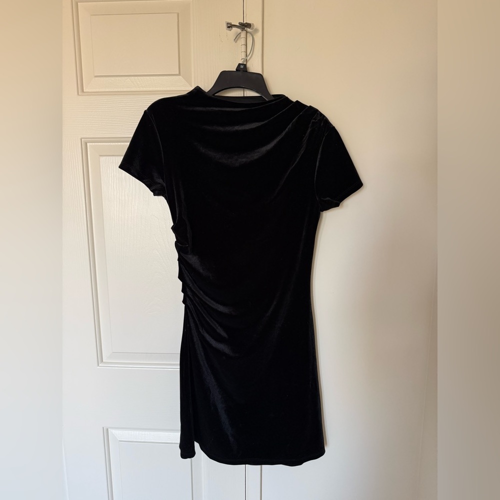 H&M | Black Velvet Mini Dress Size M NWOT - Picture 3 of 5